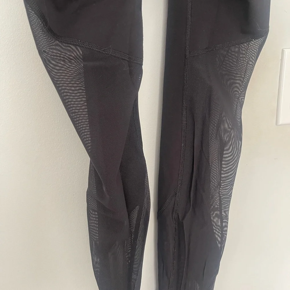 Lululemon - Picture 4 of 5